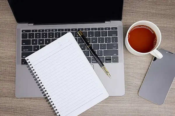 简单大气公司介绍ppt